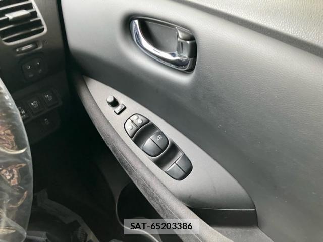 Nissan LEAF 2015-06 7455281-19