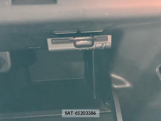 Nissan LEAF 2015-06 7455281-21