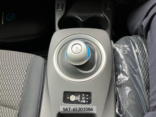 Nissan LEAF 2015-06 7455281-22