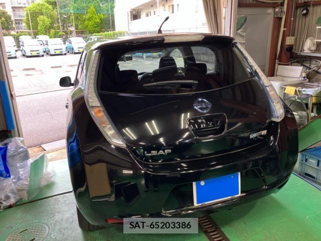Nissan LEAF 2015-06 7455281-3
