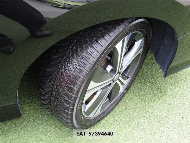 Nissan LEAF 2022-01 7501198-9