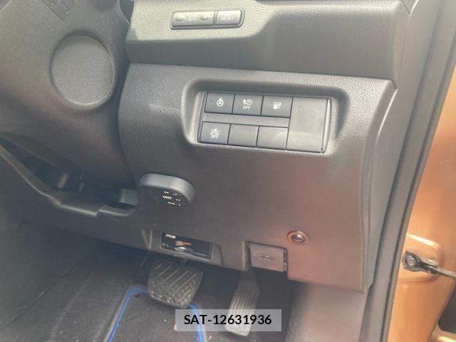 Nissan LEAF 2021-08 7501200-16