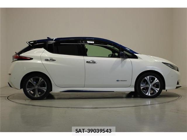 Nissan LEAF 2017-12 7501201-12