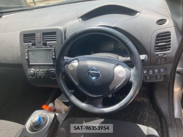 Nissan LEAF 2017-07 7501203-11