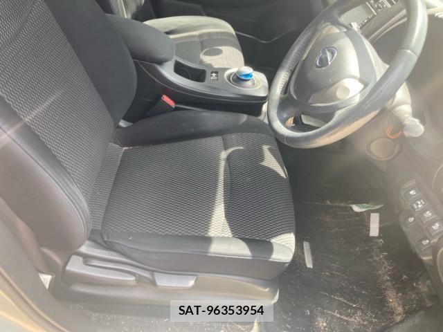 Nissan LEAF 2017-07 7501203-12