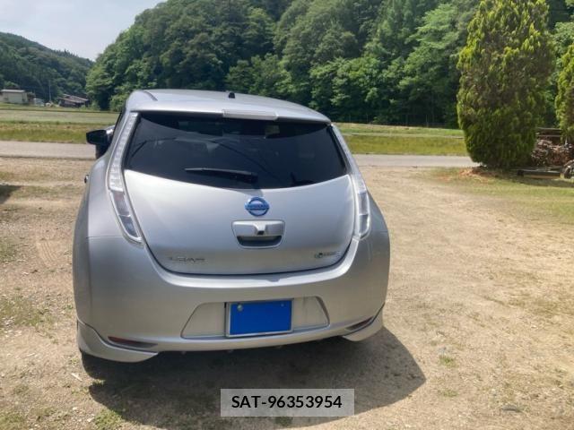Nissan LEAF 2017-07 7501203-3
