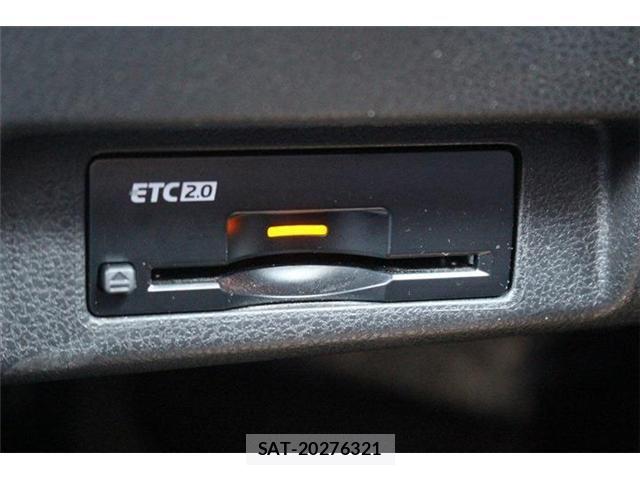 Nissan LEAF 2021-10 7508959-6