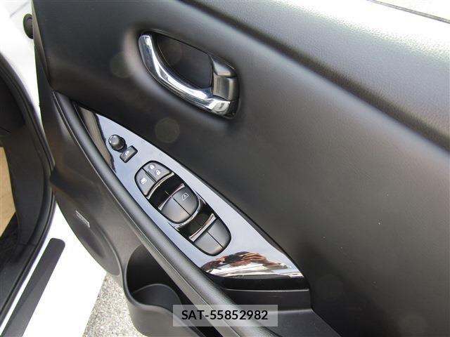 Nissan LEAF 2022-06 7501197-18