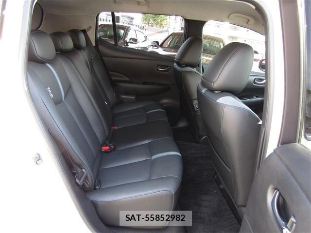 Nissan LEAF 2022-06 7501197-6