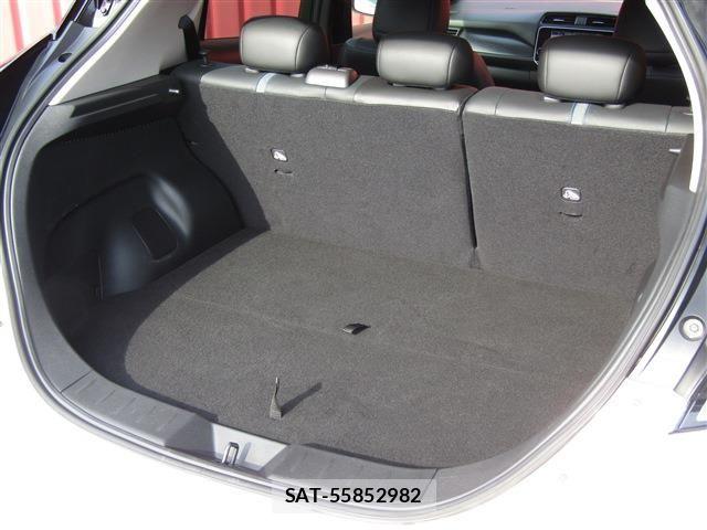 Nissan LEAF 2022-06 7501197-7