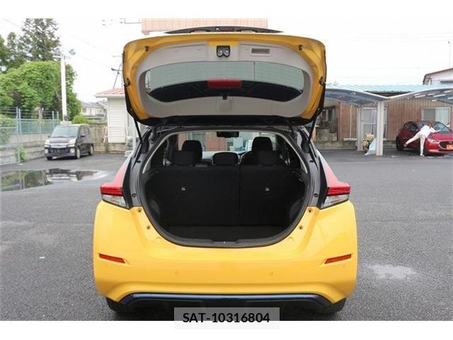 Nissan LEAF 2018-10 7562332-25