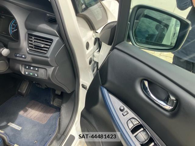 Nissan LEAF 2019-08 7562331-11