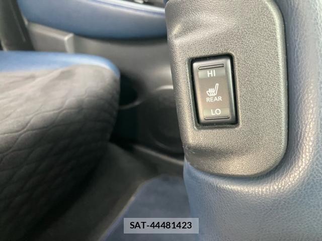 Nissan LEAF 2019-08 7562331-12
