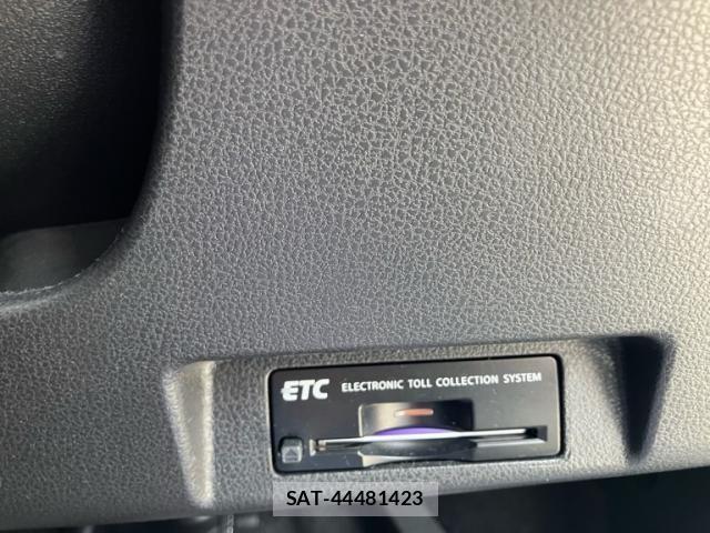 Nissan LEAF 2019-08 7562331-18