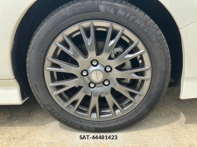 Nissan LEAF 2019-08 7562331-6