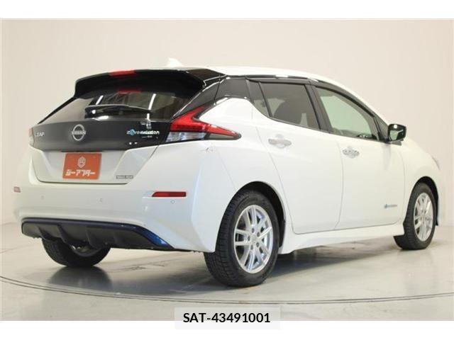 Nissan LEAF 2021-12 7562330-11