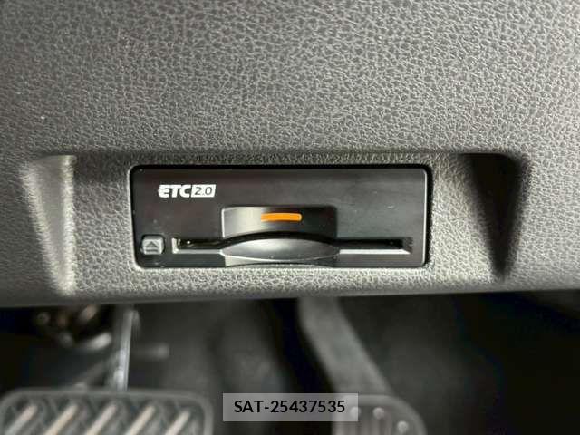 Nissan LEAF 2022-01 7562329-17