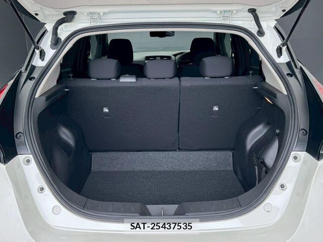 Nissan LEAF 2022-01 7562329-22