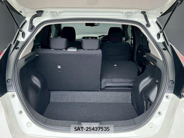 Nissan LEAF 2022-01 7562329-23