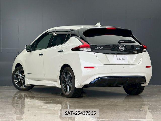 Nissan LEAF 2022-01 7562329-29
