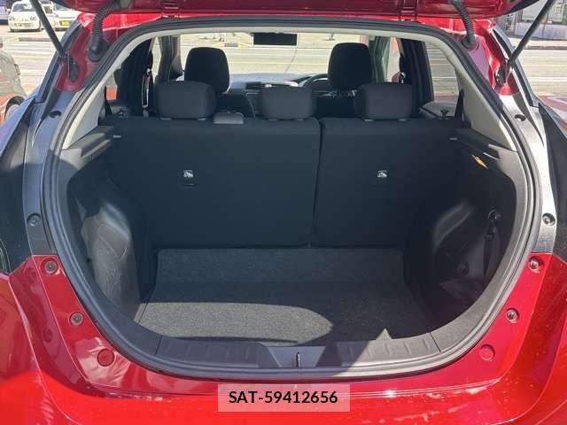 Nissan LEAF 2021-08 7617516-9
