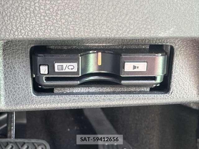 Nissan LEAF 2021-08 7617516-15