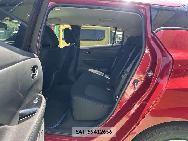 Nissan LEAF 2021-08 7617516-5
