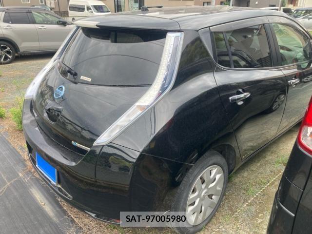 Nissan LEAF 2014-07 7617521-3
