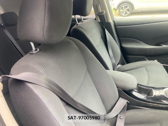 Nissan LEAF 2014-07 7617521-6