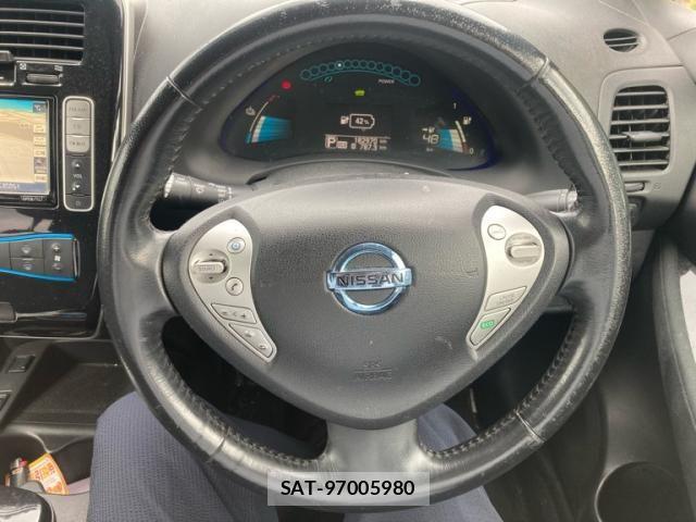 Nissan LEAF 2014-07 7617521-8