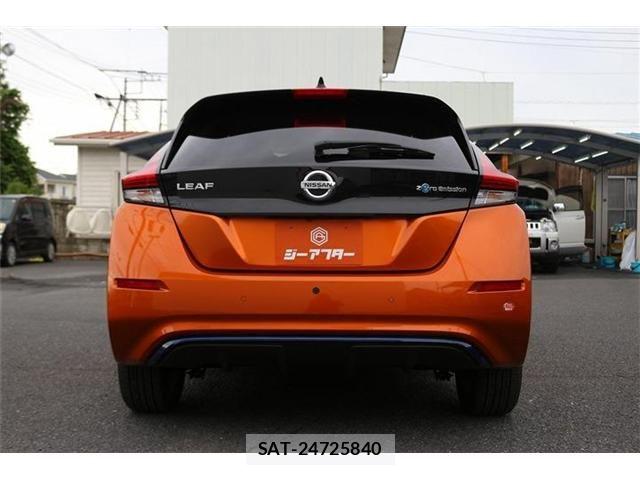 Nissan LEAF 2020-10 7617515-9