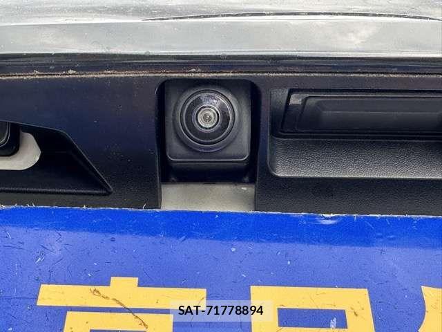 Nissan LEAF 2020-03 7617513-9