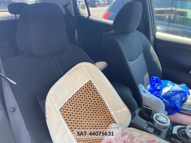 Nissan LEAF 2022-01 7724906-13