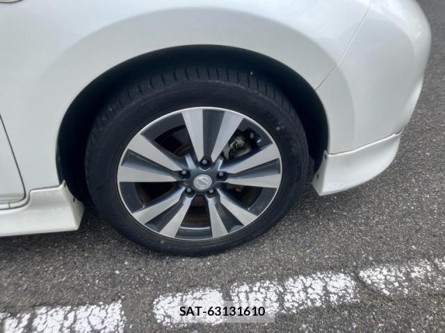 Nissan LEAF 2017-07 7724918-5