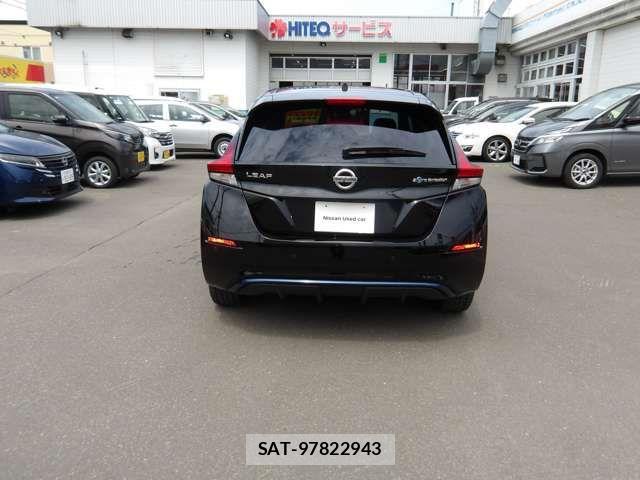 Nissan LEAF 2018-02 7724908-3