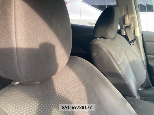Nissan LEAF 2016-01 7786304-11