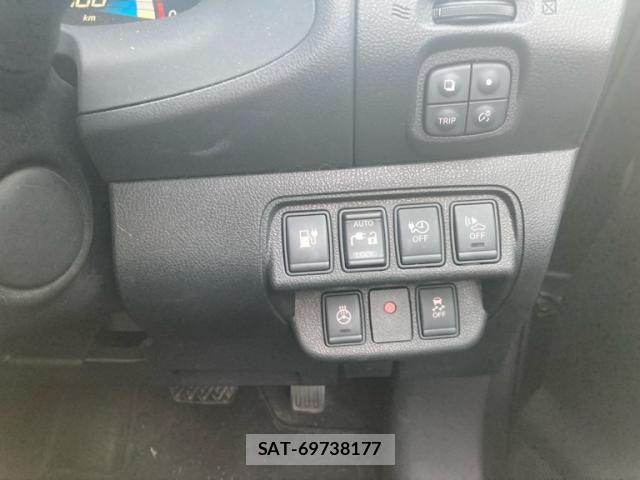 Nissan LEAF 2016-01 7786304-15