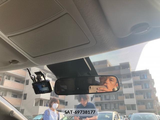 Nissan LEAF 2016-01 7786304-19