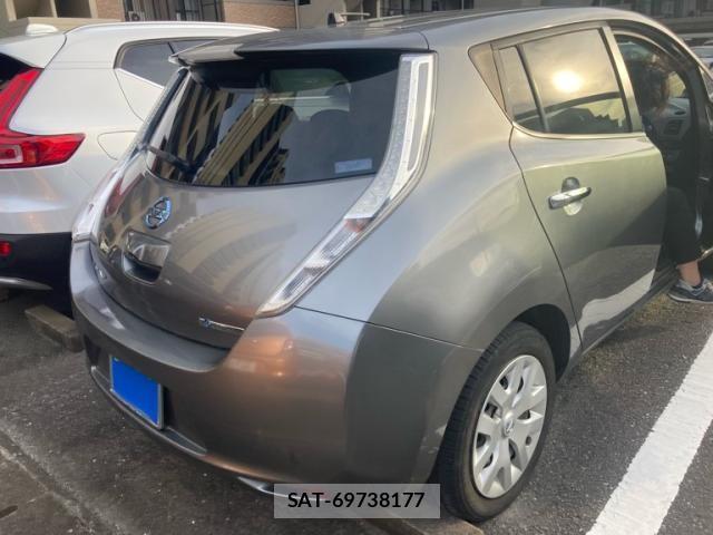Nissan LEAF 2016-01 7786304-4