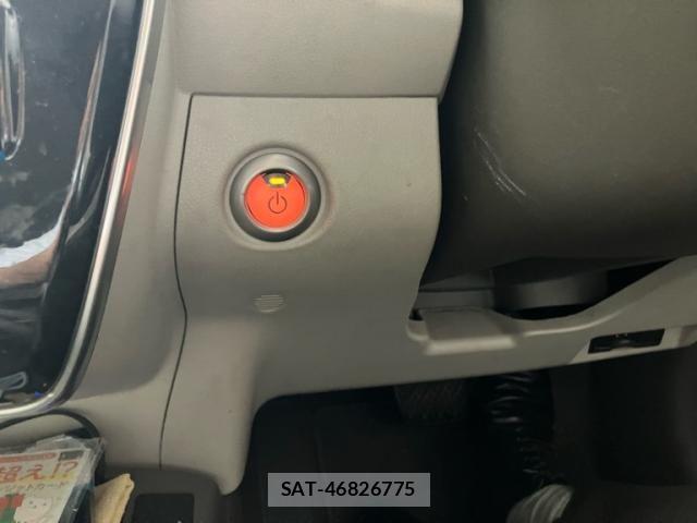 Nissan LEAF 2011-08 7786301-9