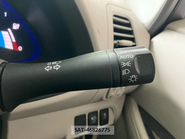 Nissan LEAF 2011-08 7786301-14