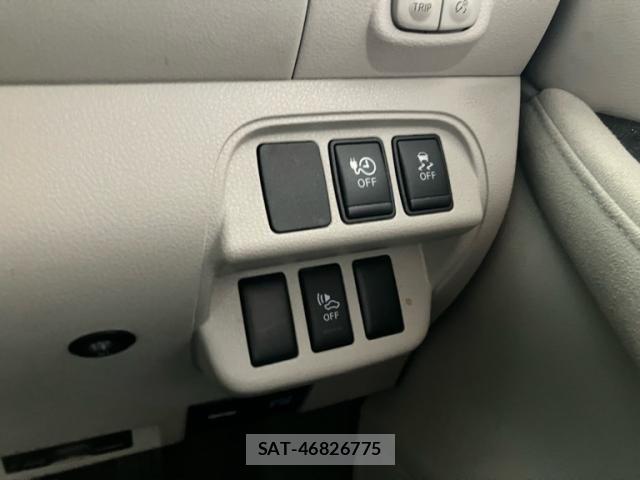 Nissan LEAF 2011-08 7786301-15