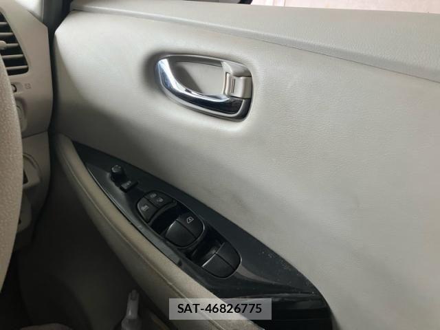 Nissan LEAF 2011-08 7786301-16