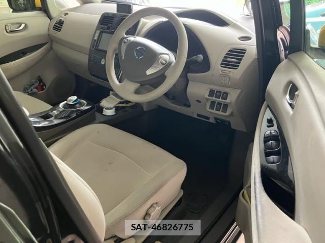 Nissan LEAF 2011-08 7786301-5
