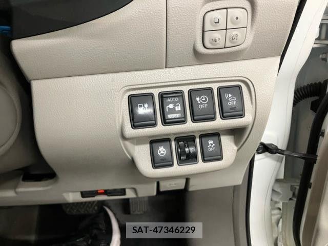 Nissan LEAF 2014-02 7786305-4