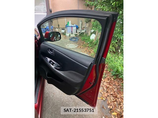 Nissan LEAF 2013-01 7786302-9