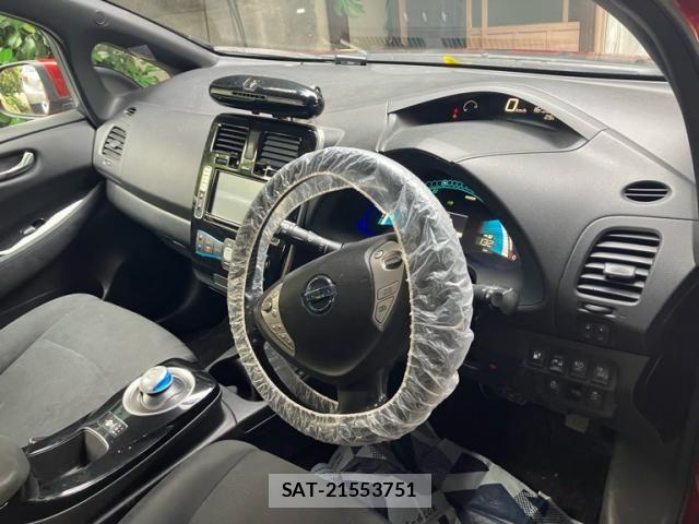 Nissan LEAF 2013-01 7786302-11