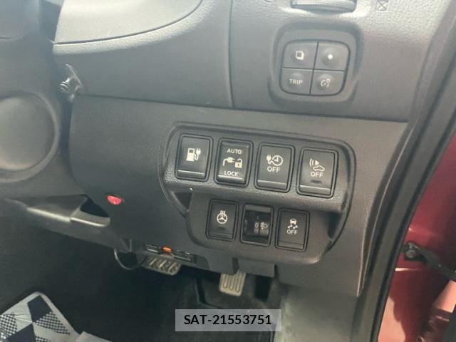 Nissan LEAF 2013-01 7786302-15