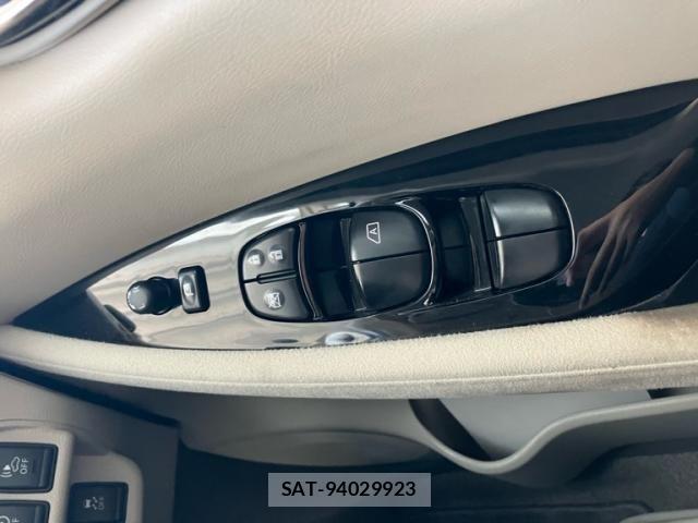 Nissan LEAF 2016-01 7786303-17