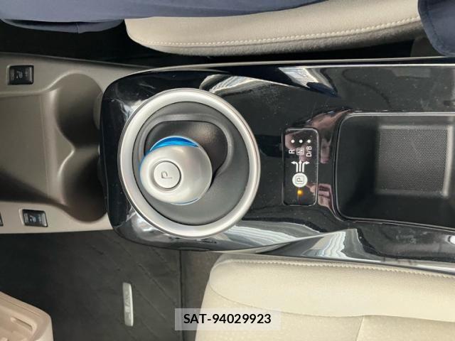 Nissan LEAF 2016-01 7786303-26